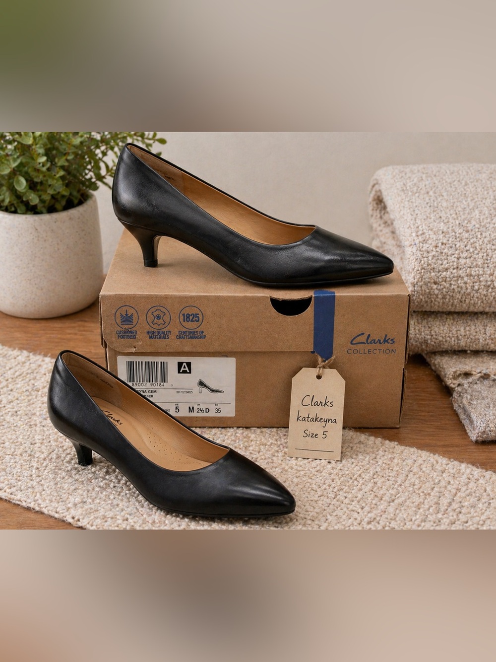 Clarks Black Leather Pointed-Toe Kitten Heel Pumps